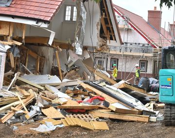 Daniel Neagu destrozó las viviendas que había construido