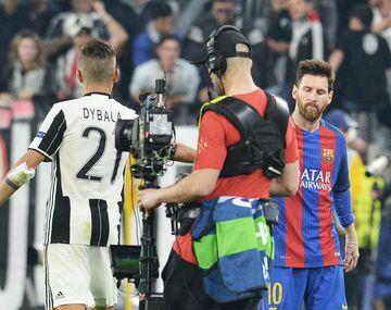 El rosarino saluda al cordobés, gran figura en Turin