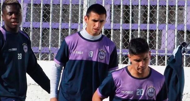 El jugador de Sacachispas que dio positivo de coronavirus: Mi mamá me compartió un mate y me contagié