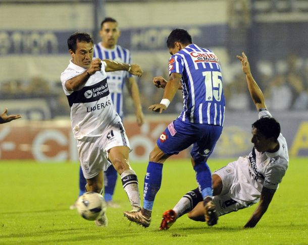 El Tomba se repuso del 0-2 y lo empató pero puede perder la punta