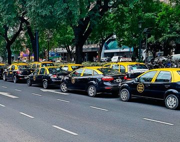 Los taxistas irán a la legislatura bonaerense para manifestarse contra Uber
