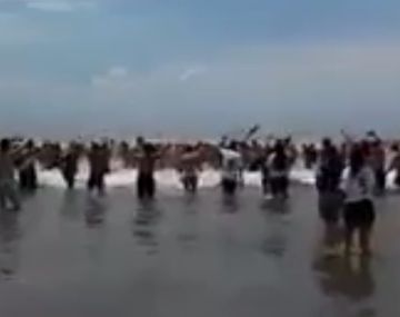 VIDEO: los hinchas de San Lorenzo coparon las playas de Mar del Plata