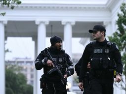 El Servicio Secreto puso a Donald Trump en custodia. El Servicio Secreto puso a Donald Trump en custodia.