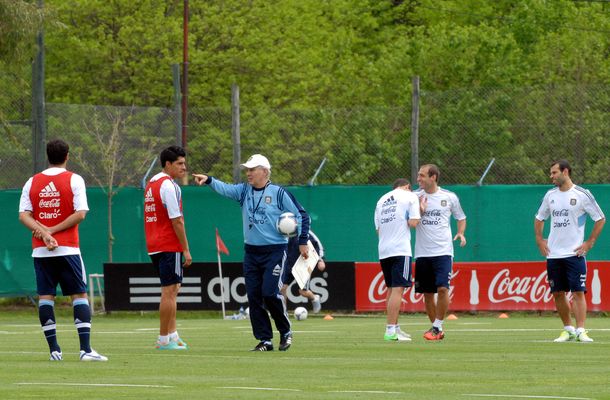 Sabella define el equipo para enfrentar a Uruguay