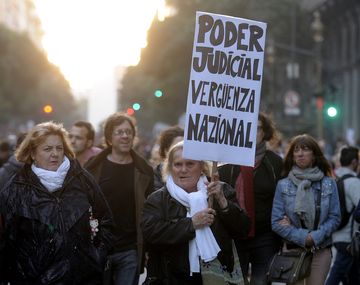Una multitud marchó a Plaza de Mayo contra el 2x1 a genocidas