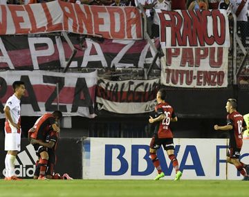 Duro golpe: River se durmió y Newells se lo dio vuelta en el Monumental