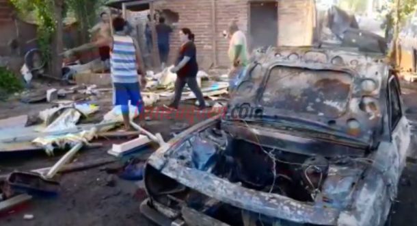 Vecinos de un barrio echaron a una familia ladrona