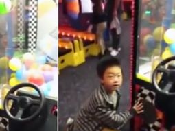 El nene que pasó de la alegría a la desilución en apenas unos segundos El nene que pasó de la alegría a la desilución en apenas unos segundos