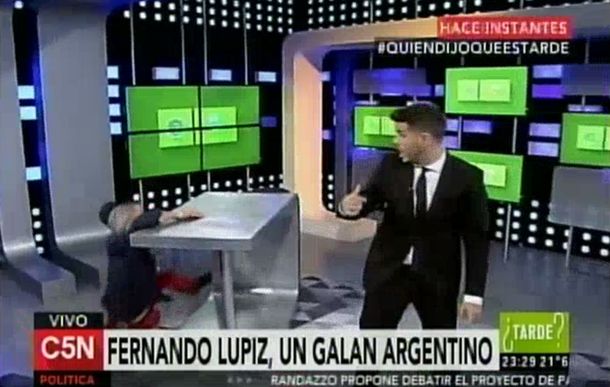 Mirá la violenta caída del actor Fernando Lúpiz en C5N: ¿qué dirá la Conmebol?