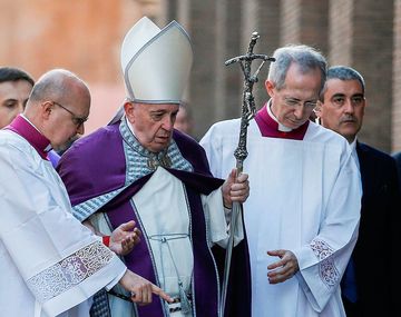 Desde el Vaticando informaron que un vecino del papa Francisco tiene coronavirus