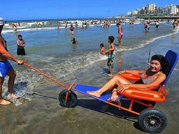 Sillas anfibias para las playas en la Costa