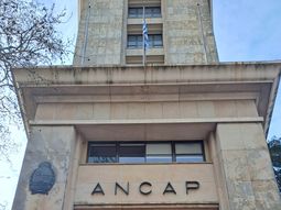 Ancap convirtió una deuda en dólares a pesos uruguayos para evitar la volatilidad. Ancap convirtió una deuda en dólares a pesos uruguayos para evitar la volatilidad.