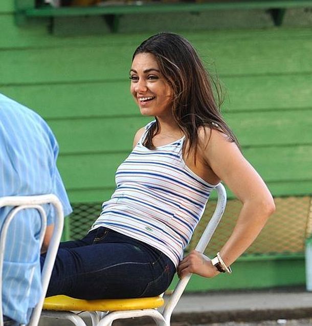 Mila Kunis cuenta cómo se mantuvo lejos de las drogas