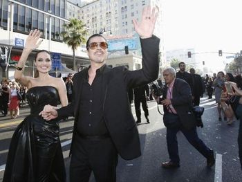Golpearon a Brad Pitt en el estreno de la última película de Angelina Jolie