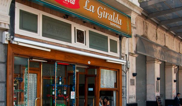 Cierra la cafetería La Giralda