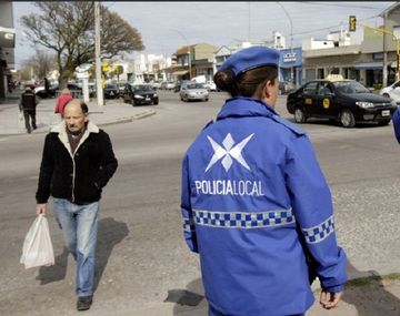 Un motociclista baleó a un policía que lo intentó parar en un control