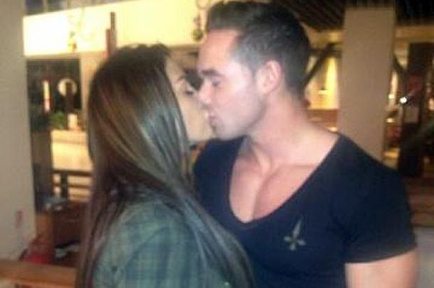 La ex pareja de Leandro Penna se casó con un stripper