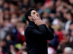 una figura del arsenal se lesiono, se pierde la final de la champions y quizas el mundial una figura del arsenal se lesiono, se pierde la final de la champions y quizas el mundial