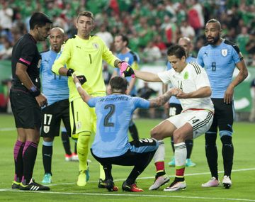 Grave denuncia de Uruguay contra un juez de línea por un gesto obseno