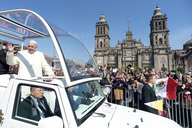 El Papa Francisco visita México en el 2016..