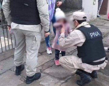 Mar del Plata: una nena de 4 años se ahogaba con un caramelo y un cabo de Prefectura le salvó la vida