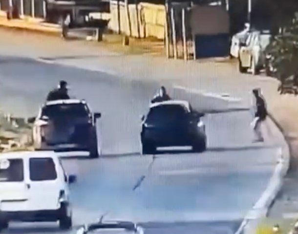 Una policía hizo volar por el aire a un delincuente que intentó robar en el Triángulo de Bernal