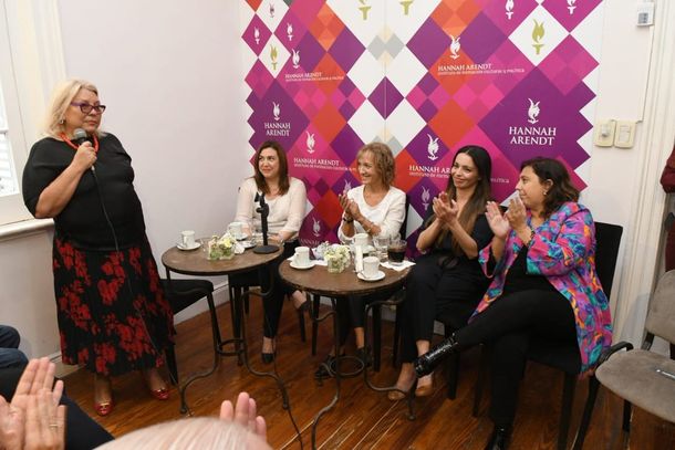 En medio del escándalo que la vincula a DAlessio, Carrió atacó a C5N