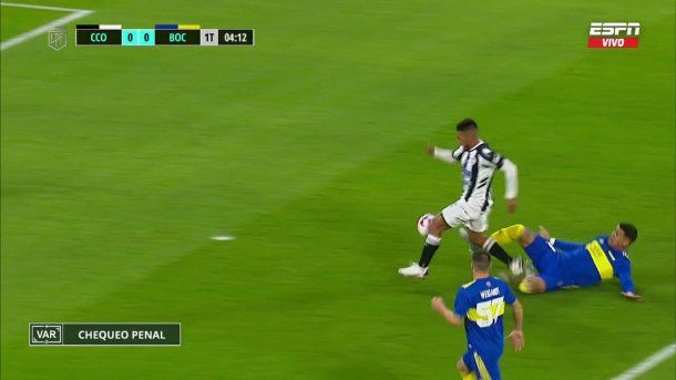 Polémica en Santiago del Estero: ¿era penal para Central Córdoba contra Boca?