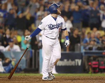 Un jonrón de Max Muncy contra Eovaldi terminó con el partido más largo de la historia de la Serie Mundial de béisbol