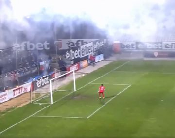 Escaptacula gol desde media cancha