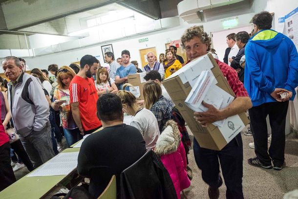 Los fiscales y el escrutinio: las preocupaciones de Juntos por el Cambio y el Frente de Todos en las elecciones