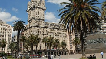 Palacio Salvo en Montevideo, Uruguay Palacio Salvo en Montevideo, Uruguay