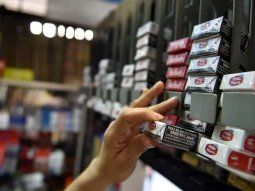 El truco casero para eliminar el olor a cigarrillo del auto