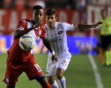 Argentinos aguantó con diez y empató ante Independiente