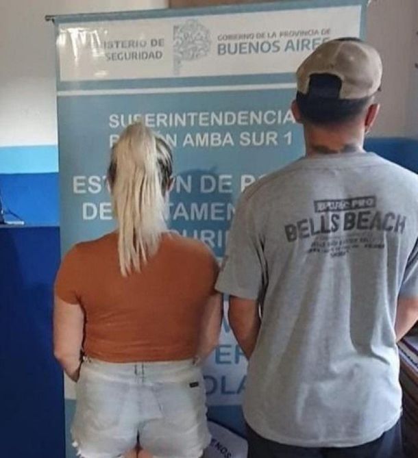 La historia de la pareja presa por abandonar a dos nenes para tener sexo: él no es el padre de los chicos
