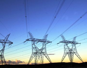 El consumo eléctrico alcanzó un nuevo récord este lunes