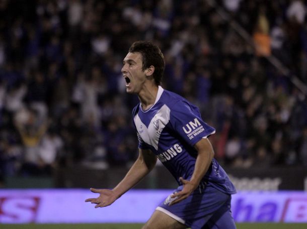 Sin jugar bien, Vélez derrotó a Godoy Cruz y es único líder