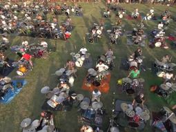 mil fanaticos tocaron al unisono para que foo fighters se presente en italia mil fanaticos tocaron al unisono para que foo fighters se presente en italia