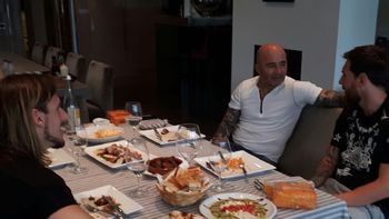 Sampaoli, Messi y Beccacece - Crédito: @Argentina Sampaoli, Messi y Beccacece - Crédito: @Argentina