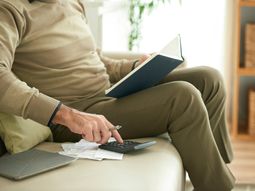 Standard & Poors consideró poco probable que triunfe el plebiscito contra la reforma de la seguridad social. Standard & Poors consideró poco probable que triunfe el plebiscito contra la reforma de la seguridad social.