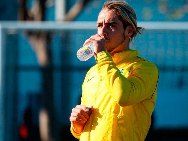 FIFA suspende los contratos de futbolistas extranjeros en Ucrania y Rusia, y los deja en libertad de acción