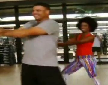 Ronaldo baila el Gangnam Style para bajar de peso
