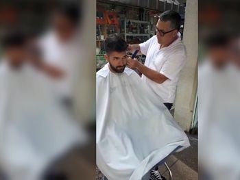 El peluquero cortó por lo sano y ahorró energía