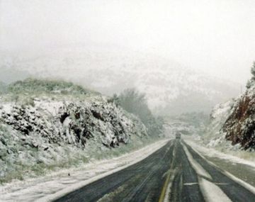 Nieva en Puán y Sierra de la Ventana: el frío extremo llegó al sudoeste bonaerense