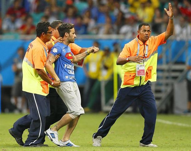 El primer intruso del Mundial estuvo en el choque entre Bélgica y EEUU