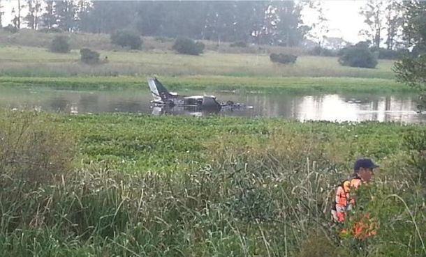 Tragedia aérea en Uruguay: trasladan los restos del avión para hacer peritajes