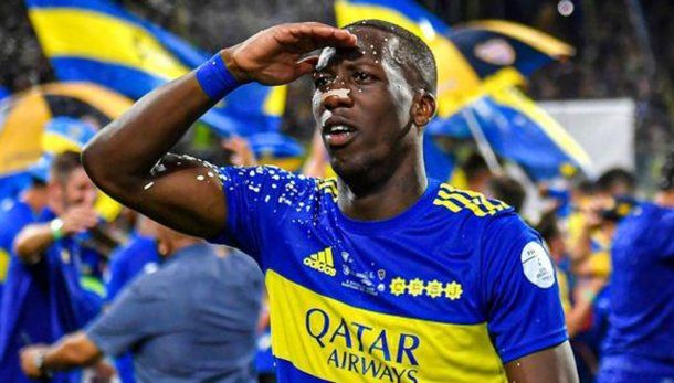 Problemas en Boca: se desgarró Advíncula