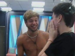 Gran Hermano: Mora le dio información del exterior a Nacho y su reacción fue muy divertida