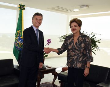 El Gobierno aseguró que respeta el proceso institucional de Brasil