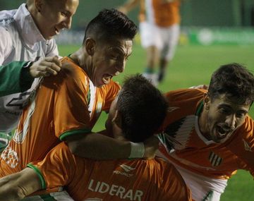 Banfield le ganó a Rosario Central y sueña con el campeonato
